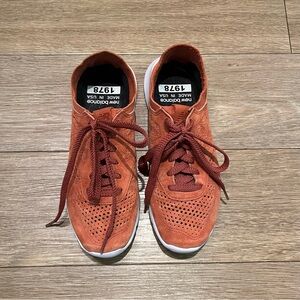 New Balance Coral/Pink Sneakers